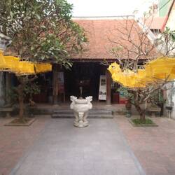 Ein Tempel zwischen Häusern