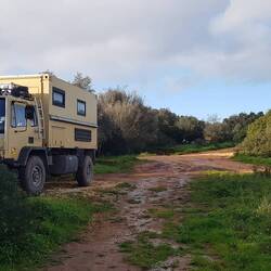 Bei Lemmy und Bella im Aussteiger-Camp