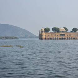 Wasser-Schloss ohne Smog