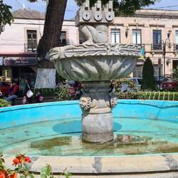 Der Brunnen ist ein Symbol für die Stadt