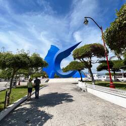 Heading to the sculpture