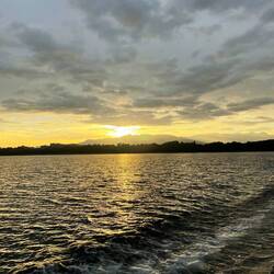 Sonnenaufgang über Lake Manapouri