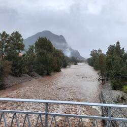 Wasser im Fluss nach 3 Jahren Trockenheit