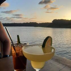 Sonnenuntergang mit Cocktails