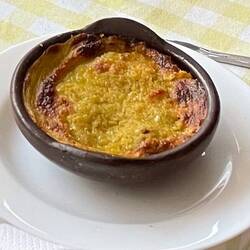Wir essen "Pastel de Choclo", ein Maisgericht mit Hackfleisch und gekochten halben Eiern innen drin