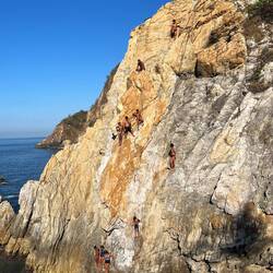 Cliff divers ready