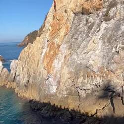 Cliff divers