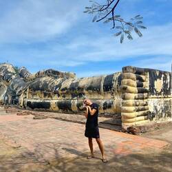 Thomas beklagt sich, dass dieser Buddha immer nur schläft 😄