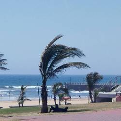 8 km Strandpromenade, aber kaum Leute.