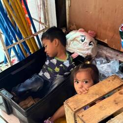 Their parents are at work in the stall next to them❤️