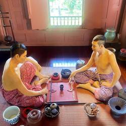 Gruselig echt wirkende Puppen