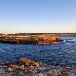 Spaziergang entlang der Klippen