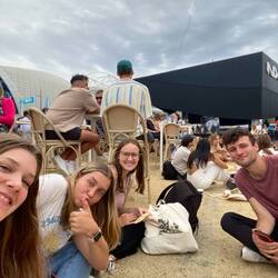 Alva, Laura, Ich, Colin