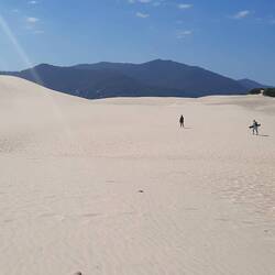 Witer isches zu riesige wisse Sanddüne gange