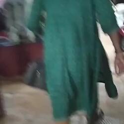 Am Bahnsteig 😅🐮 Die hatte Hunger und wollte ständig die Kekse aus Felix Rucksack klauen 😄