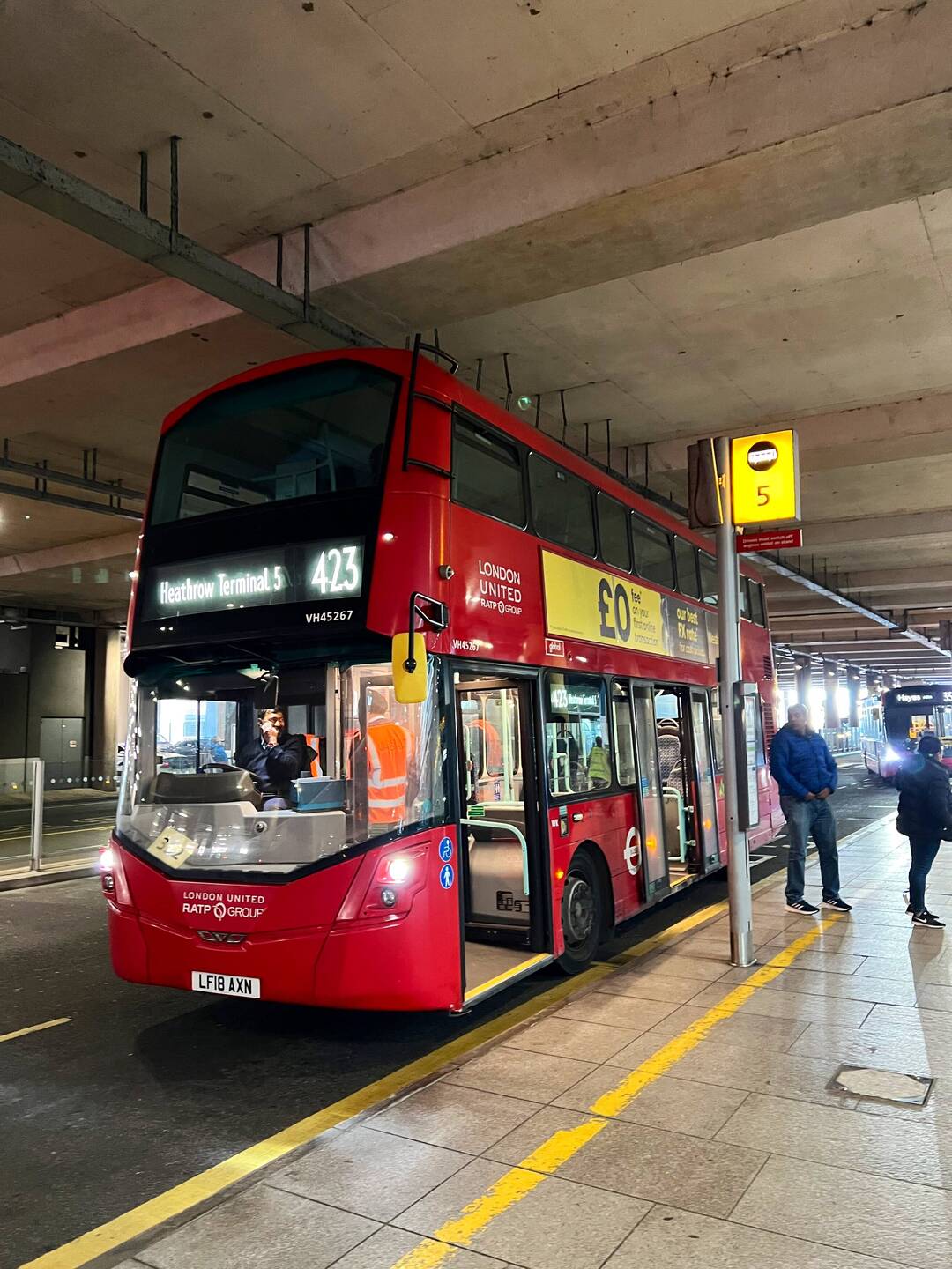 Mit dem Stockbus zum Flughafen