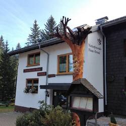 am Brend mache ich eine erste Bekanntschaft mit einem Naturfreundehaus (aber gehe leider vorbei)