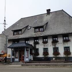 Keine Kaffeepause in der Kalten Herberge. Sie macht erst um 15 Uhr auf (es ist gerade 14:40 Uhr)