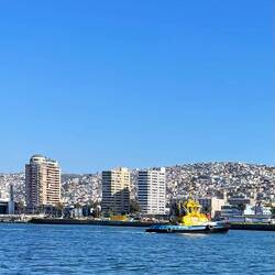 Blick auf die Stadt während der Hafenrundfahrt