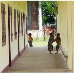 ...die dann dank Childs Dream durch neue, funktionsfähige Schulhäuser ersetzt werden können