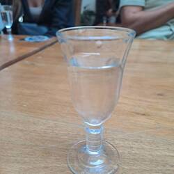 Aguardiente: Zuckerrohr Schnaps mit etwas Anis-Geschmack, auch sehr lecker!