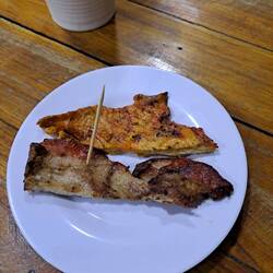 Nichts für Jedermann: vorne "young cow" und hinten Capybara (Wasserschwein) sehr lecker 🤭😅