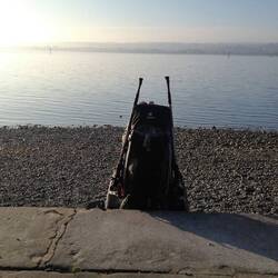 Kumpel, Muschel, Feder und ich genießen Sonne und Blick auf den weiten Bodensee