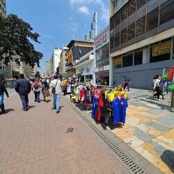 Auf der Strasse gibt es alles, man sagt...