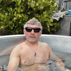 Aufwachen im 40° Pool