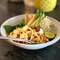 Pad Thai mit Tofu and Chicken
