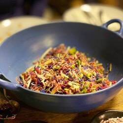 Reissalat fertig zubereitet, etwas too hot...