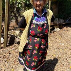 Eine Mapuche-Frau, etwa 75 Jahre alt