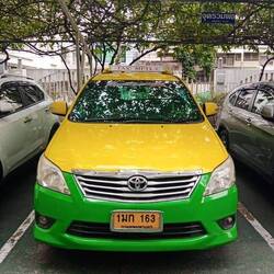 Das Taxi kam früher als geplant