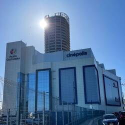 Ein riesiges Einkaufszentrum direkt am Strand! Wie kann man nur so bauen!!!!