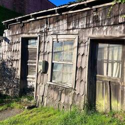 Dieses Haus ist 125 Jahre alt und nicht mehr bewohnt.