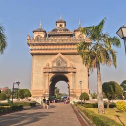 Den Unabhängigkeitskämpfer gewidmetes Denkmal in Vientiane