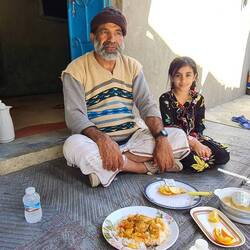 Invitation to lunch by people who sleep on the floor