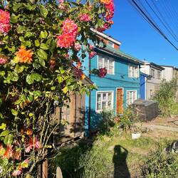 Auch hier sind viele Häuser farbig angestrichen.