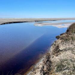 Hier kann man durch den Fluss waten.