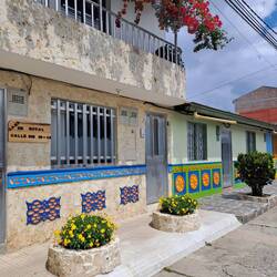 Häuser mit typischen Bemalungen