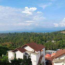 Mit Blick auf das Meer und Koh Pangan