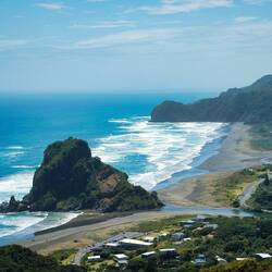 Blick auf Piha Beach