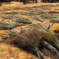 Ici, on fabrique des balais 🧹