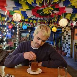 Die ersten Gebetsfahnen gesichtet