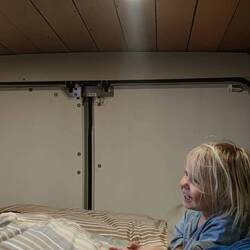 Abendlicher Besuch von Lotti zzum Benjamin Blümchen schauen