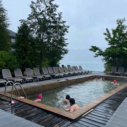 Mit 22 Grad ist dieses Becken für uns zu kühl.