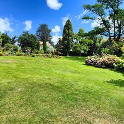 Noch einen letzten Blick auf den wunderschönen Garten des Bauernhofes.