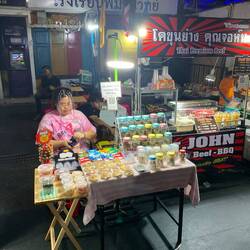 Weed-Stand Koh-Saon Road