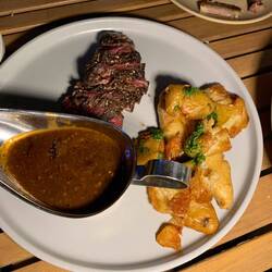 Black pepper sauce steak