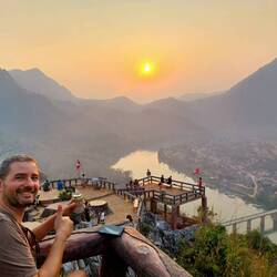 Oder auch kein romantischer Sonnenuntergang. Thomas schaut lieber die Abfahrt von Odermatt ⛷️🥇😄